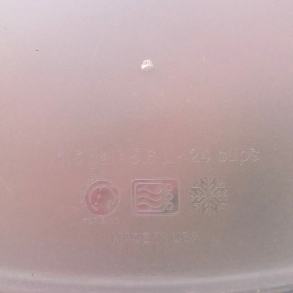 Set of 3 Rubbermaid cereal keepers 1.5 gallon/5.6L/24 cups - Picture 4 of 4